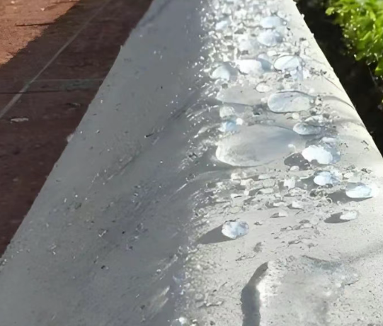 平坝硅烷浸渍涂料在混凝土保护中的应用