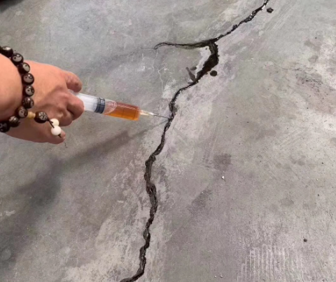 平坝混凝土裂缝修补技术详解​